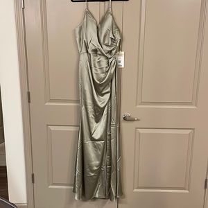 Silver sage Revelry formal dress! Beautiful color Size: 16.